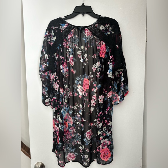 Express M Floral Kimono - Picture 5 of 5
